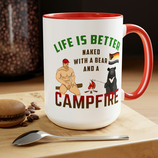 La vie est meilleure nue avec un ours et une tasse à café bicolore de feu de camp, 15 oz
